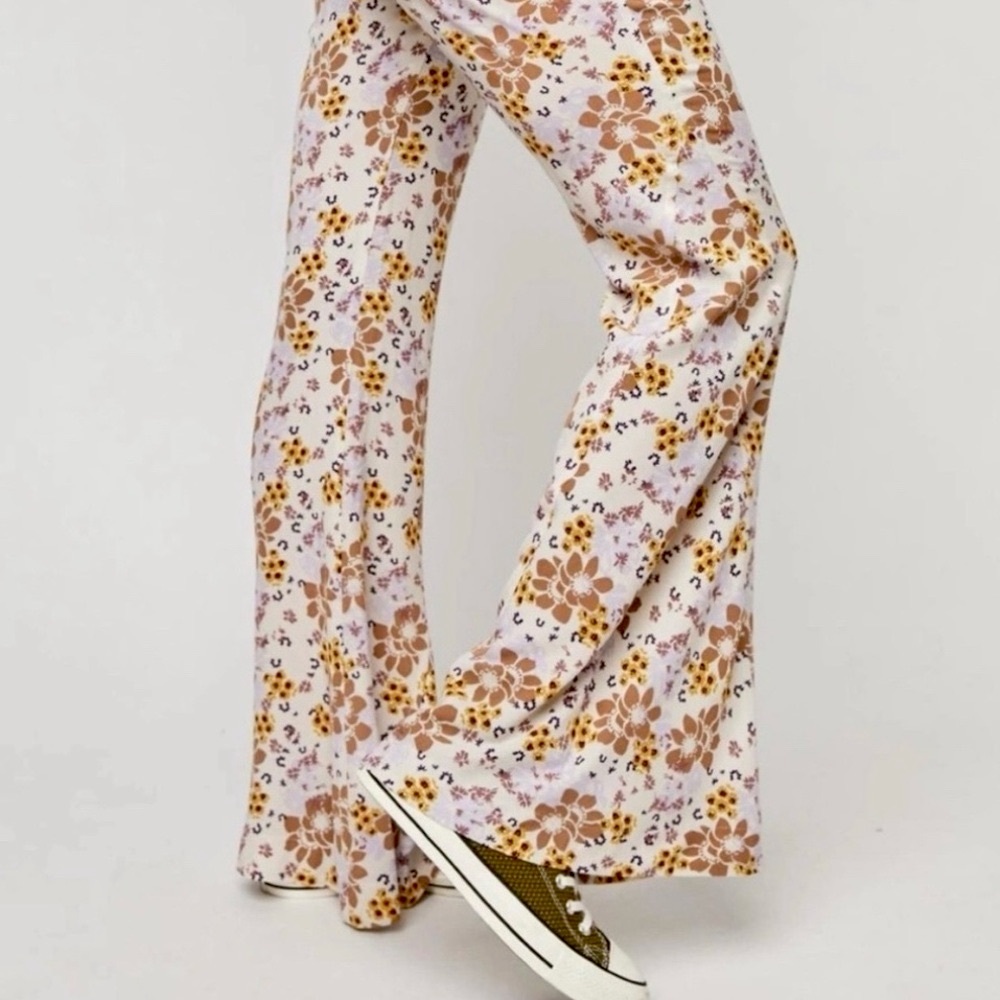 FREE PEOPLE Can’t Take My Eyes Off Of You Floral Flare Pants Size S Boho 70s - Picture 6 of 8